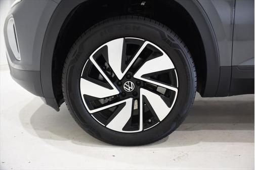 2025 Volkswagen Atlas 2.0T SE w/Technology 4MOTION