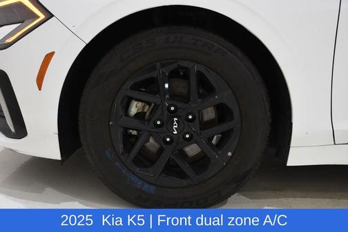 2025 Kia K5 LXS