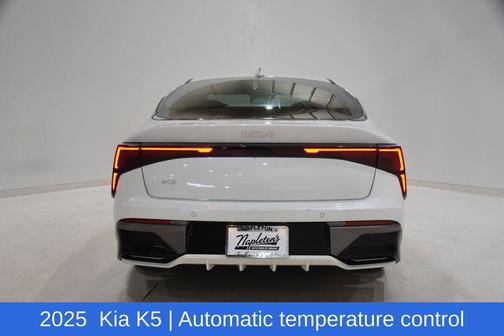 2025 Kia K5 LXS
