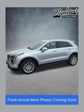 Radiant Silver Metallic 2019 Cadillac XT4 Luxury