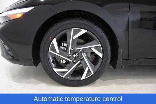 2025 Hyundai ELANTRA HEV SEL Sport