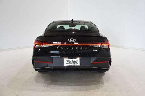 2025 Hyundai ELANTRA HEV SEL Sport