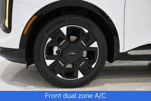 Glacial White Pearl 2026 Kia Sportage SX-Prestige