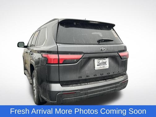 2025 Toyota Sequoia SR5