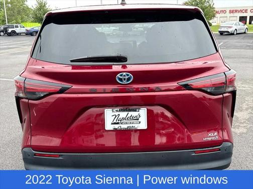 2022 Toyota Sienna XLE 8 Passenger