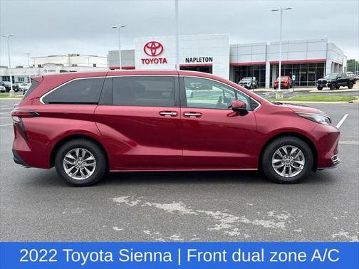 2022 Toyota Sienna XLE 8 Passenger