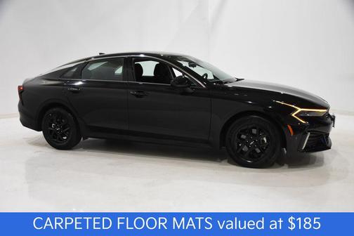Aurora Black Pearl 2025 Kia K5 LXS