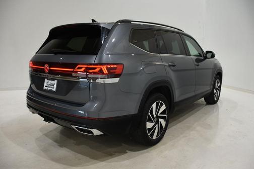 2024 Volkswagen Atlas 2.0T SE w/Technology 4MOTION