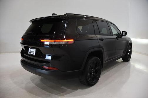 2022 Jeep Grand Cherokee L Altitude