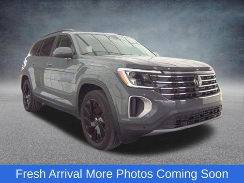 Pure Gray 2025 Volkswagen Atlas 2.0T SE w/Technology 4MOTION