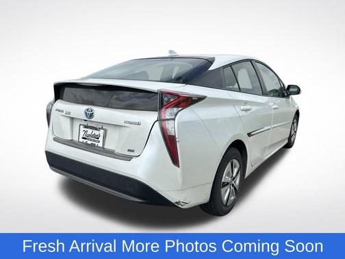 Blizzard Pearl 2016 Toyota Prius Two Eco