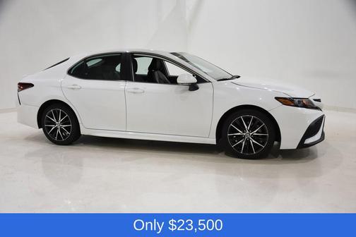 Ice Cap 2024 Toyota Camry SE