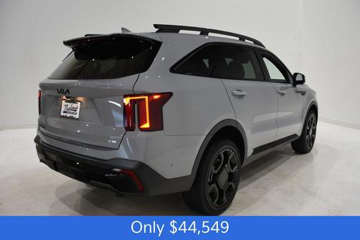 Wolf Gray 2026 Kia Sorento SX