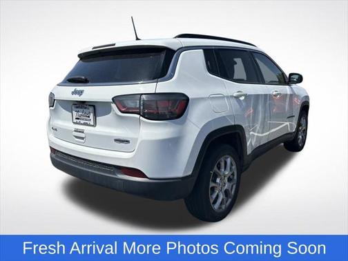 2022 Jeep Compass Latitude Lux