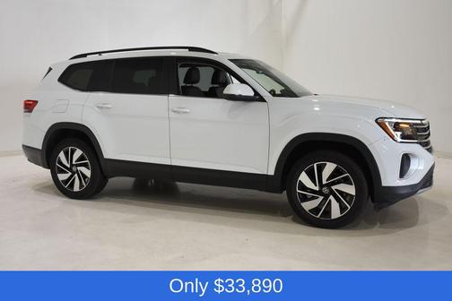 Pure White 2025 Volkswagen Atlas 2.0T SE w/Technology