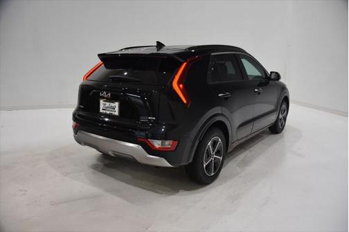 2025 Kia Niro SX