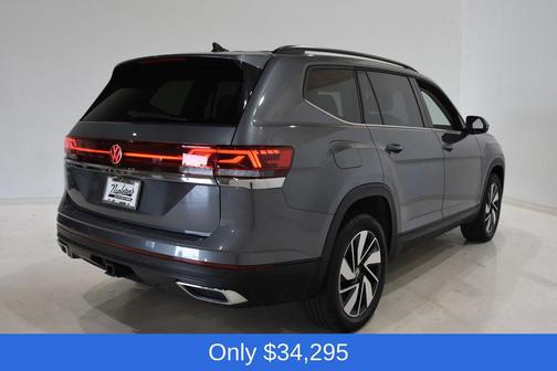 Platinum Gray Metallic 2025 Volkswagen Atlas 2.0T SE w/Technology