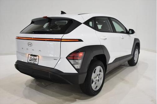 2025 Hyundai KONA SE