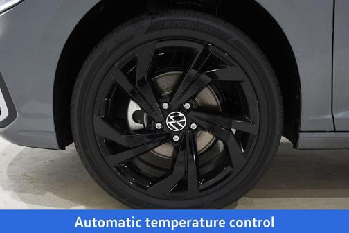 Platinum Gray Metallic 2026 Volkswagen Jetta 1.4T SE