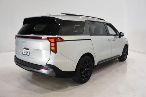 2025 Kia Carnival SX