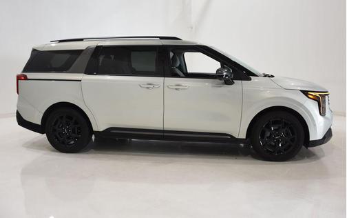 2025 Kia Carnival SX