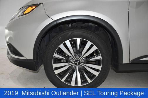 Alloy Silver Metallic 2019 Mitsubishi Outlander SEL S-AWC