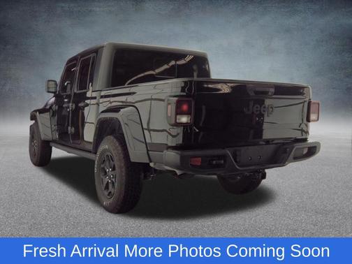Black Clearcoat 2022 Jeep Gladiator Willys 4x4