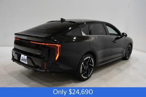 2025 Kia K4 GT-Line