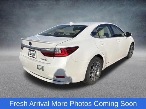 2018 Lexus ES 300h Base