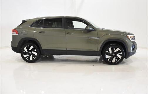 2025 Volkswagen Atlas Cross Sport 2.0T SE w/Technology 4MOTION