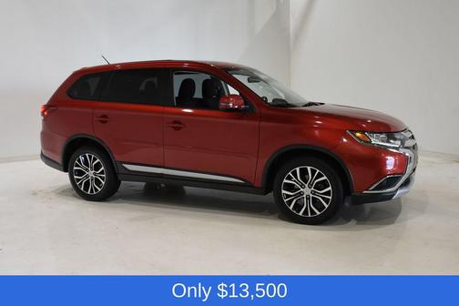 Rally Red Metallic 2016 Mitsubishi Outlander SE