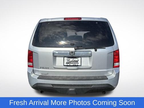 Alabaster Silver Metallic 2015 Honda Pilot LX