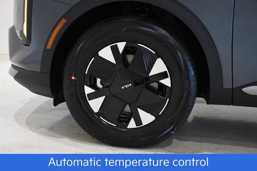 Gray 2026 Kia Sportage Hybrid LX