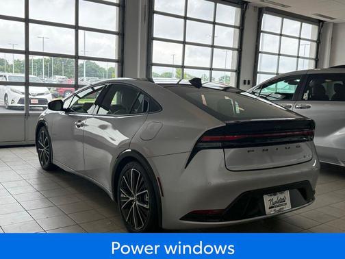 2025 Toyota Prius XLE