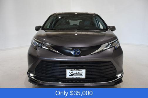 2022 Toyota Sienna XLE