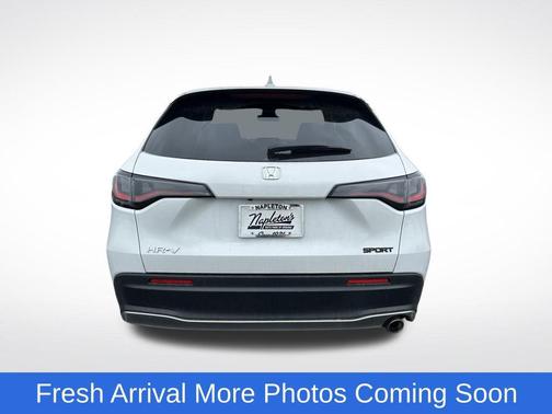 Platinum White Pearl 2023 Honda HR-V AWD Sport