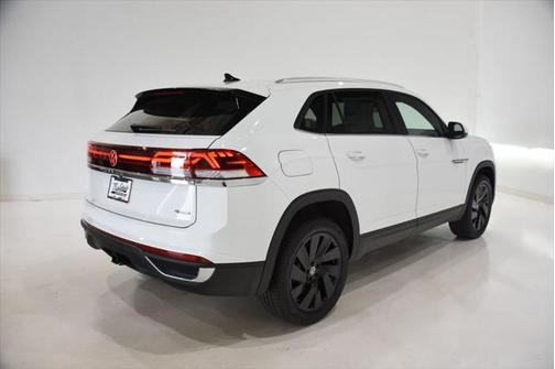 2025 Volkswagen Atlas Cross Sport 2.0T SE w/Technology 4MOTION