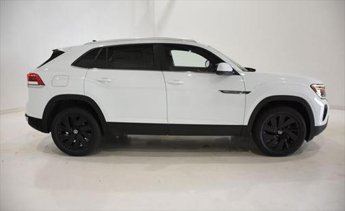 2025 Volkswagen Atlas Cross Sport 2.0T SE w/Technology 4MOTION