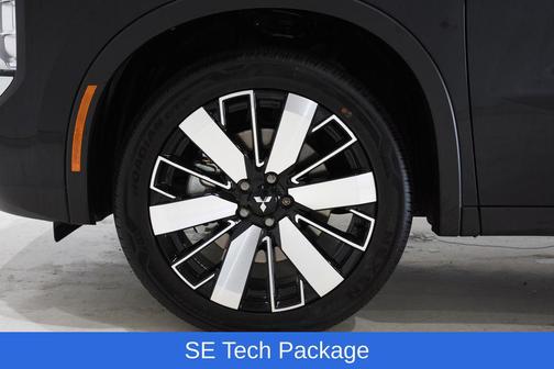 Labrador Black Pearl 2026 Mitsubishi Outlander SE S-AWC