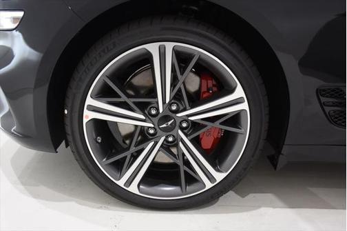 2025 Genesis G70 3.3T AWD Sport Advanced