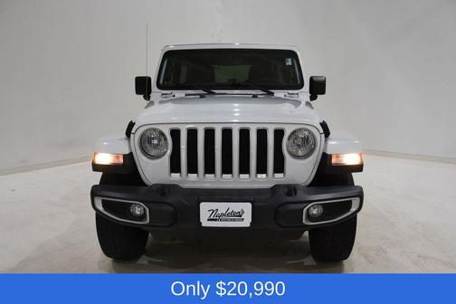 Bright White Clearcoat 2018 Jeep Wrangler Unlimited Sahara