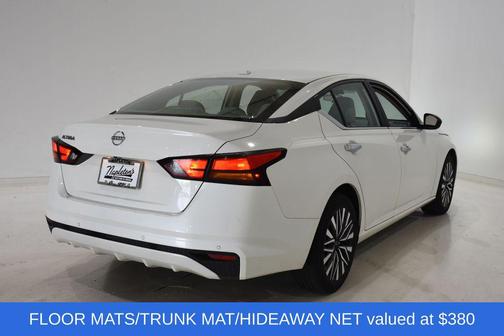 Pearl White Tricoat 2025 Nissan Altima 2.5 SV
