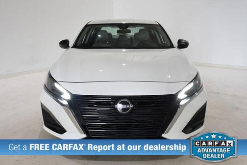 Pearl White Tricoat 2025 Nissan Altima 2.5 SV