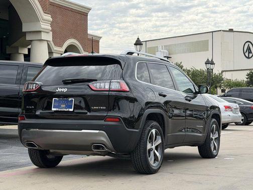 Diamond Black Crystal Pearlcoat 2019 Jeep Cherokee Limited