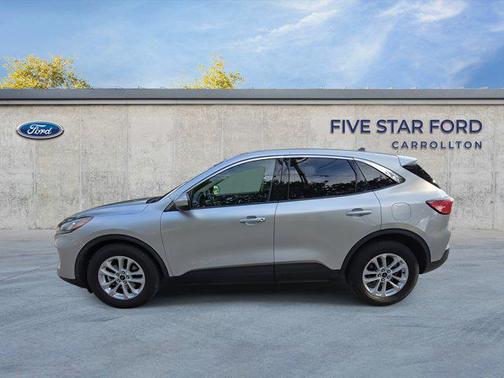 Ingot Silver Metallic 2020 Ford Escape SE