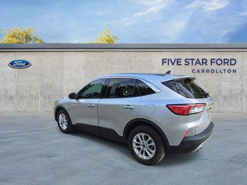 Ingot Silver Metallic 2020 Ford Escape SE