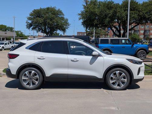 2025 Ford Escape Platinum