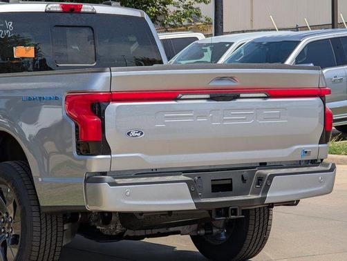 2025 Ford F-150 Lightning LARIAT