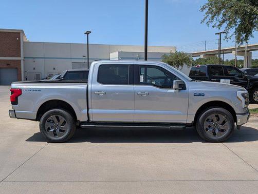 2025 Ford F-150 Lightning LARIAT