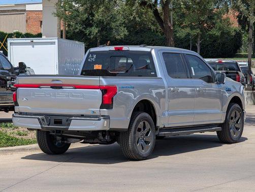2025 Ford F-150 Lightning LARIAT